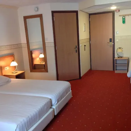 Suydersee Hotel 4*