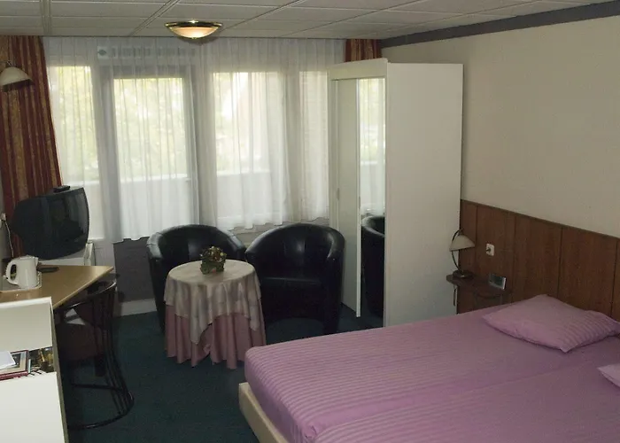 シャイダーセー 4* エンクホイゼン